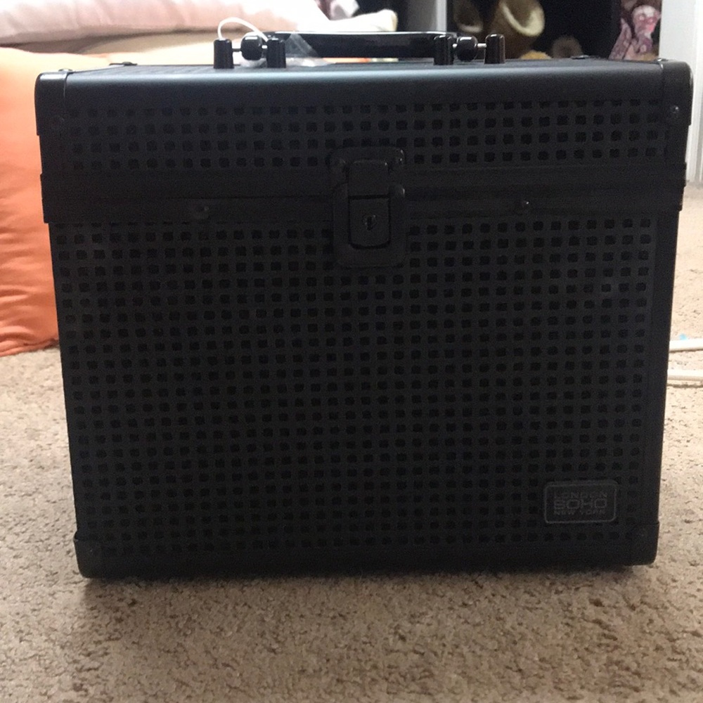 London Soho New York Makeup Storage